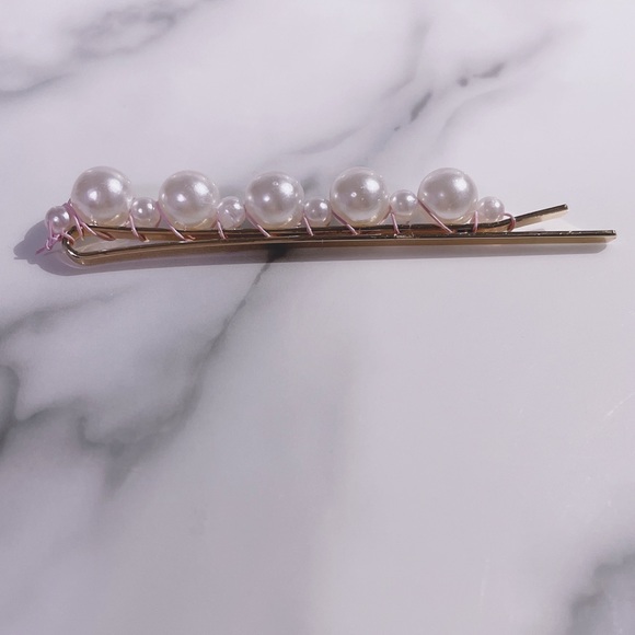 🎉3/$30 Brand New Chic Korean Fashion Inspired Hair Barrettes (Set of 3) - Picture 4 of 8